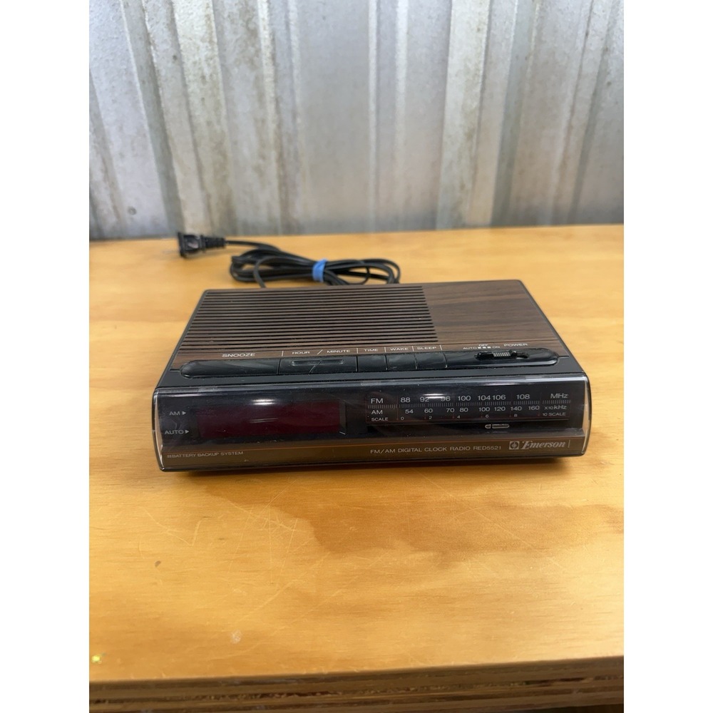 Vintage Emerson RED 5521 Alarm Digital Clock Radio AM FM Wood Grain-Tested Works